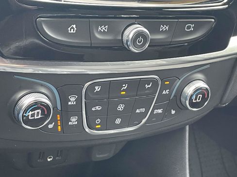 Certified 2023 Chevrolet Traverse LT w/ Midnight/Sport Edition AWD/4WD image 27