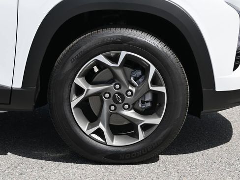 New 2026 Chevrolet Trax LT w/ LPO, Blackout Package image 11