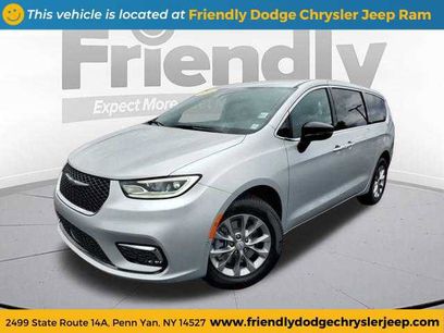 New 2026 Chrysler Pacifica Select