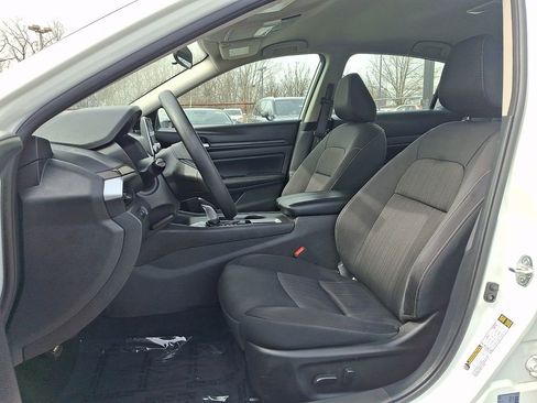 Used 2025 Nissan Altima 2.5 SV image 15