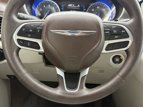 Used 2017 Chrysler Pacifica Touring FWD image 53