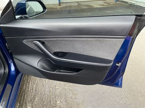 Used 2018 Tesla Model 3 Mid Range image 39