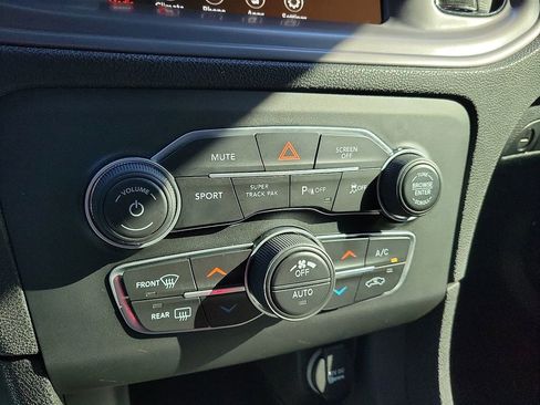 Used 2023 Dodge Charger R/T w/ Blacktop Package image 17