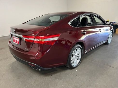 Used 2013 Toyota Avalon XLE FWD image 3