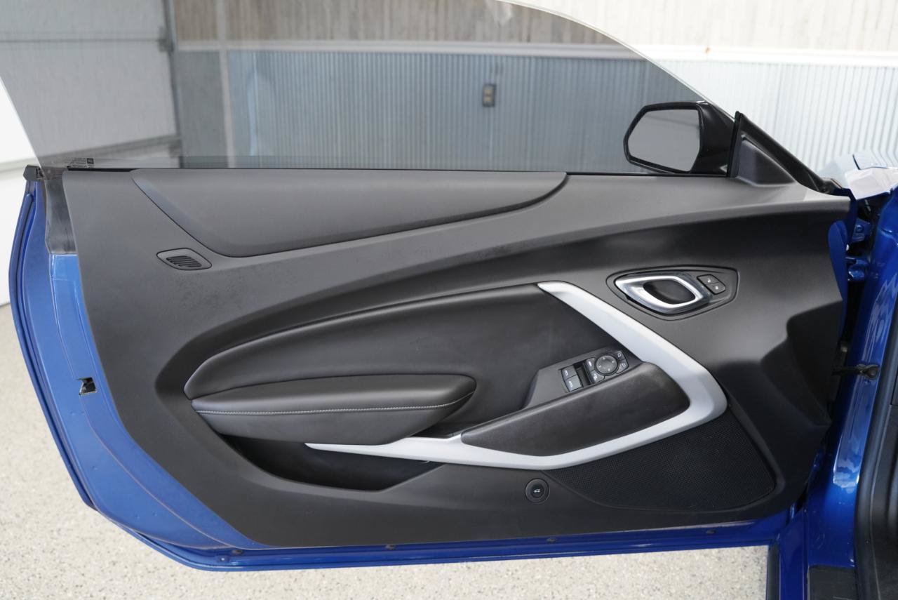 Used 2021 Chevrolet Camaro LT RWD image 31