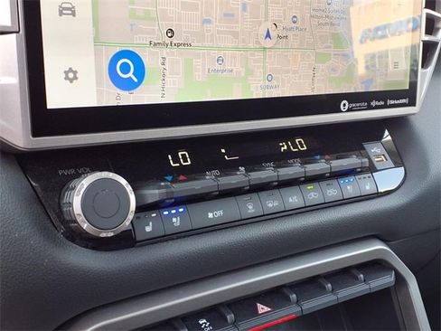 Used 2022 Toyota Tundra Limited image 18