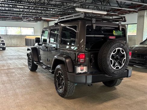 Used 2017 Jeep Wrangler Unlimited Sahara AWD/4WD image 3