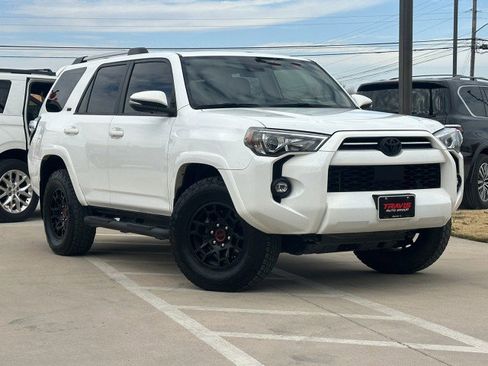 Used 2024 Toyota 4Runner SR5 Premium image 4