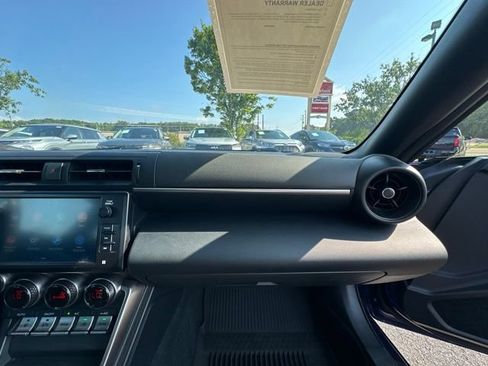 Used 2023 Toyota GR86 Premium RWD image 14