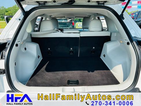 Used 2019 Jeep Cherokee Limited FWD image 14