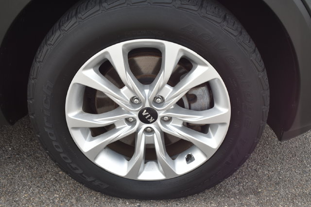 Used 2020 Kia Telluride LX FWD image 44