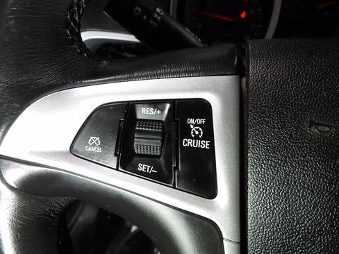 Used 2017 Chevrolet Equinox LT w/ Convenience Package image 21