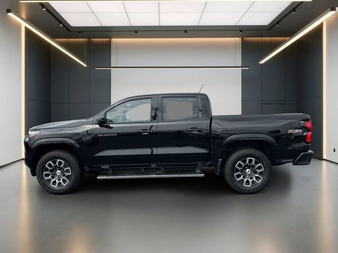 Used 2024 Chevrolet Colorado Z71 w/ Z71 Convenience Package 2 AWD/4WD image 2