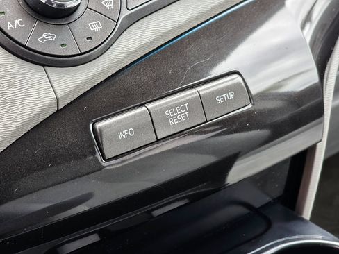 Used 2012 Toyota Sienna LE w/ Preferred Pkg FWD image 44