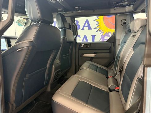 Used 2023 Ford Bronco Outer Banks w/ Sasquatch Package AWD/4WD image 16