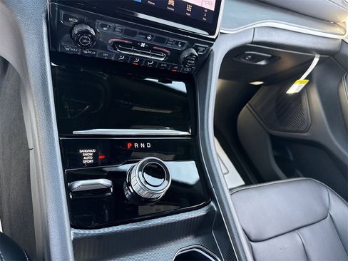 New 2025 Jeep Grand Cherokee L Limited w/ Trailer Tow Package image 21