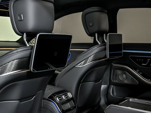 Used 2025 Mercedes-Benz S 63 AMG S image 27