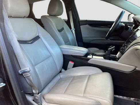 Used 2017 Cadillac XTS Luxury image 28