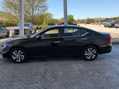 Used 2025 Nissan Altima 2.5 S image 12