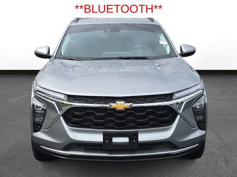 Used 2024 Chevrolet Trax LT w/ Driver Confidence Package image 3