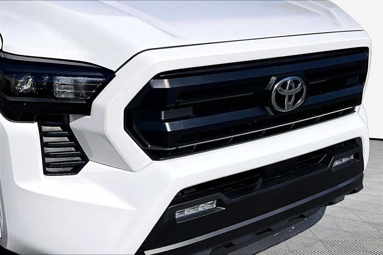 Certified 2025 Toyota Tacoma SR5 RWD image 30