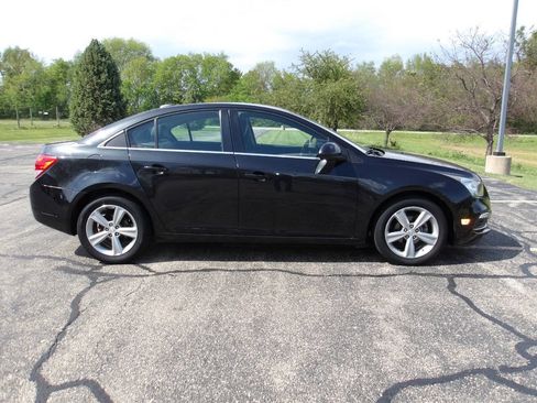 Used 2015 Chevrolet Cruze LT FWD image 2