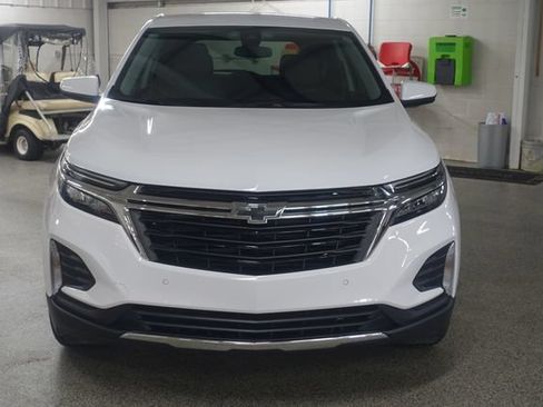 Used 2024 Chevrolet Equinox LT FWD image 2