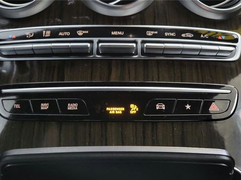 Used 2020 Mercedes-Benz GLC 300 4MATIC image 28