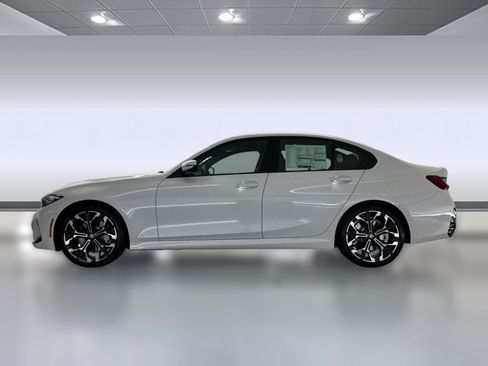 Used 2026 BMW 330i Sedan w/ M Sport Package RWD image 2