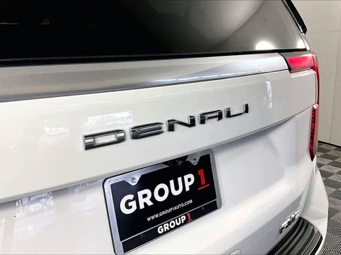Certified 2025 GMC Yukon Denali AWD/4WD image 10