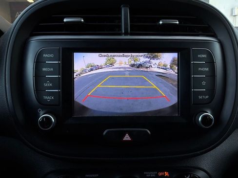 Used 2020 Kia Soul LX FWD image 30