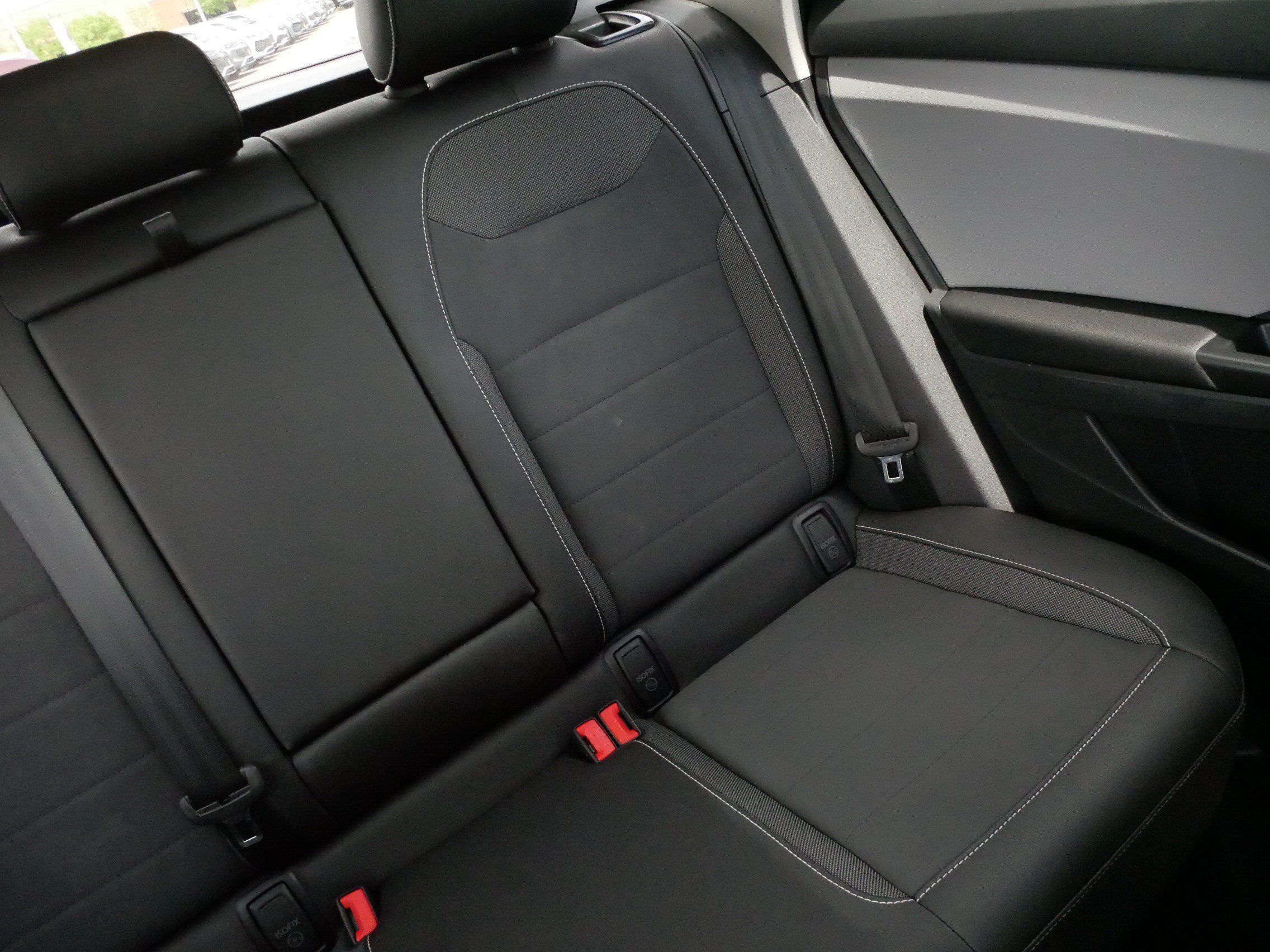 Used 2023 Volkswagen Taos SE w/ Panoramic Sunroof Package AWD/4WD image 14