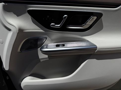 Certified 2023 Mercedes-Benz EQE 350+ SUV image 28