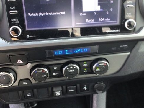 Used 2023 Toyota Tacoma TRD Off-Road image 9