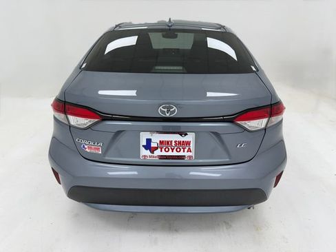 Used 2022 Toyota Corolla LE FWD image 19