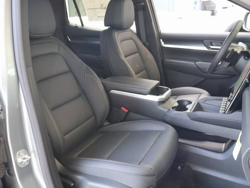 New 2025 GMC Terrain Elevation w/ Elevation Premium Package image 18