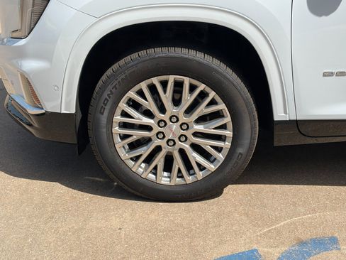 New 2026 GMC Acadia Denali w/ Super Cruise Package FWD image 4