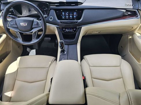 Used 2019 Cadillac XT5 Premium Luxury FWD image 18