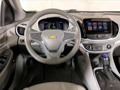 Used 2018 Chevrolet Volt LT w/ Comfort Package image 4