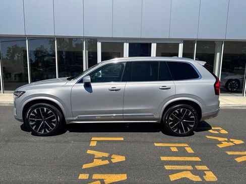 Certified 2025 Volvo XC90 B6 Plus AWD/4WD image 2