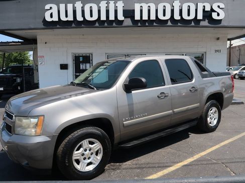 Used 2007 Chevrolet Avalanche LS RWD image 1