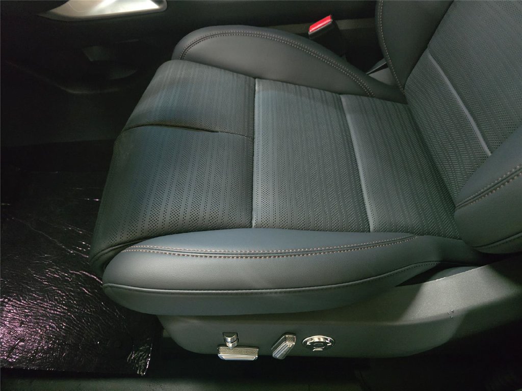 New 2026 Lincoln Nautilus Reserve AWD/4WD image 14