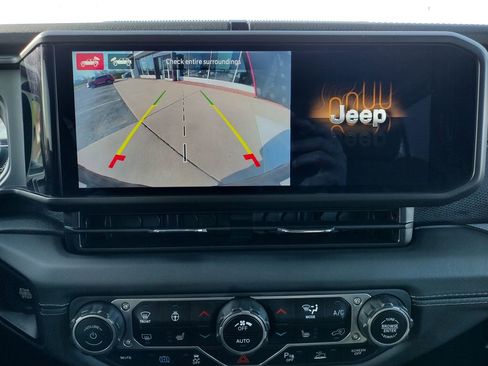 Used 2024 Jeep Wrangler Unlimited Rubicon 4xe w/ Technology Group AWD/4WD image 33