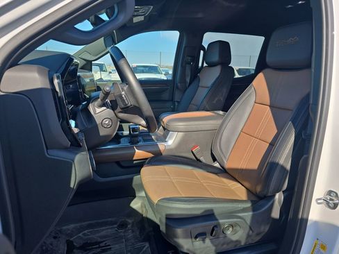 Certified 2024 Chevrolet Silverado 1500 High Country w/ Technology Package image 13