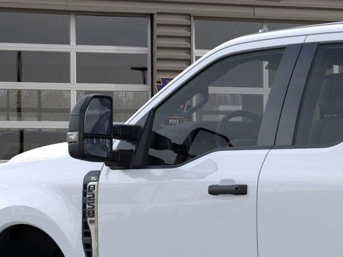 New 2026 Ford F250 XL w/ XL Chrome Package image 20