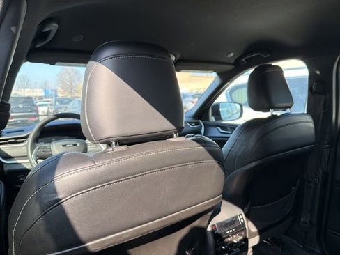 Used 2024 Jeep Grand Cherokee L Laredo image 26