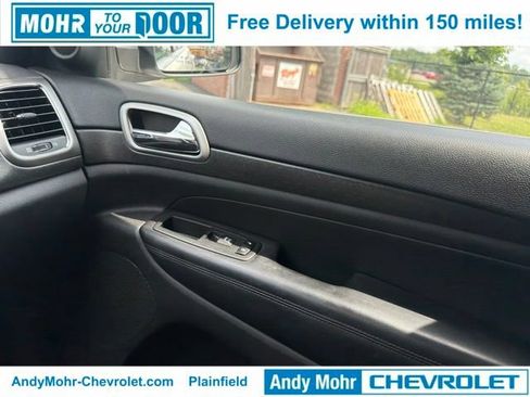 Used 2018 Jeep Grand Cherokee Laredo AWD/4WD image 24