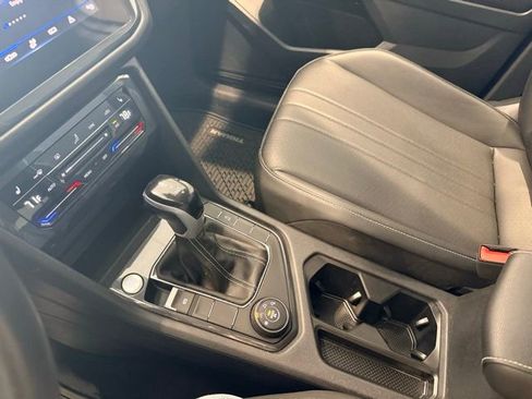 Used 2024 Volkswagen Tiguan SE image 27