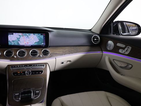 Used 2020 Mercedes-Benz E 350 4MATIC Sedan image 28