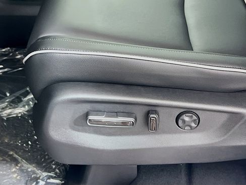 New 2026 Honda Odyssey Touring image 14
